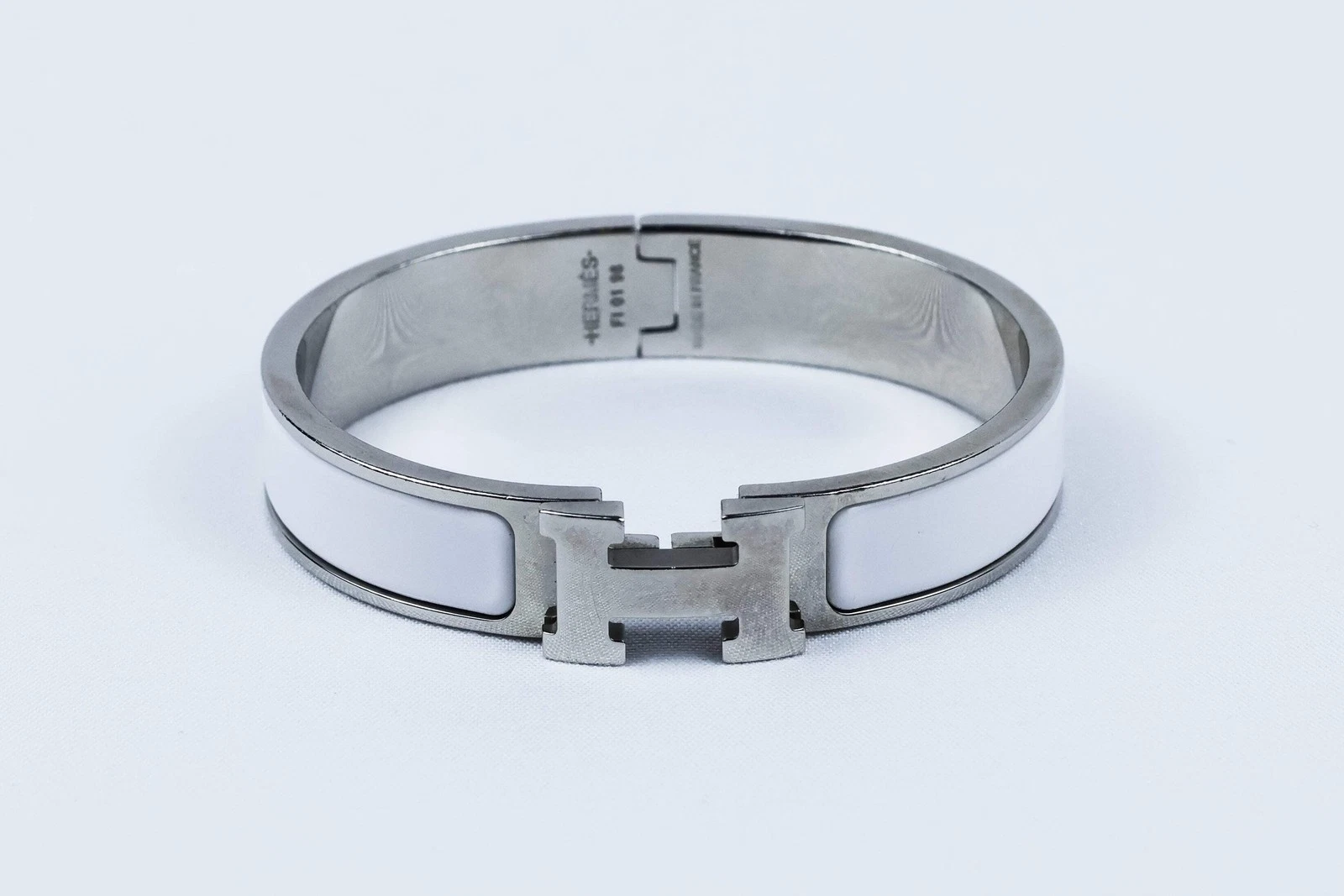 HERMÈS Bracciale stretto Hermes Clic Clac H smalto bianco placcato palladio PM