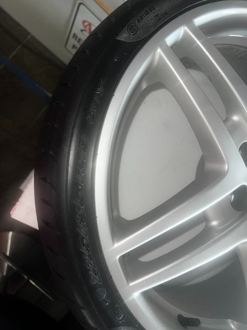 Ferrari 19” F430 OEM Front Wheel Rim + Pirelli PZero 225/35/R19 Tire PN 194265