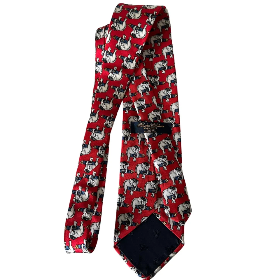 Corbata para hombre Brooks Brothers elefante con estampado de palos de golf roja 100 % seda Foto 2 de 4