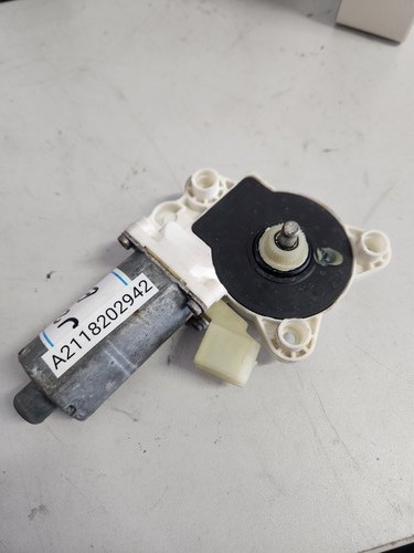 Mercedes W211 E-Klasse Fensterhebermotor vorne links A2118202942