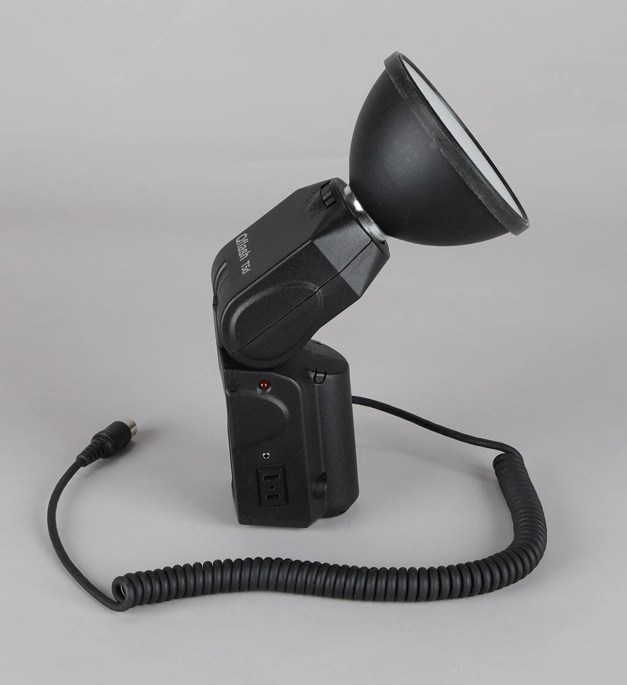 QUANTUM QFLASH T5D-R with 2 Turbo Batteries, Canon Cords, TTL hotshoe and more! - Image 2 of 4