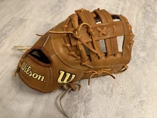 2024 Baseball Classics SeriesA2000 1679 12.5" Baseball FirstBase Mitt