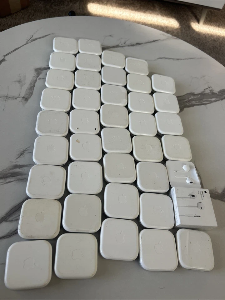 LOTE de 41 Apple EarPods - Lightning + 3,5 mm - Auriculares con cable - Tipos mixtos - Foto 2 de 4