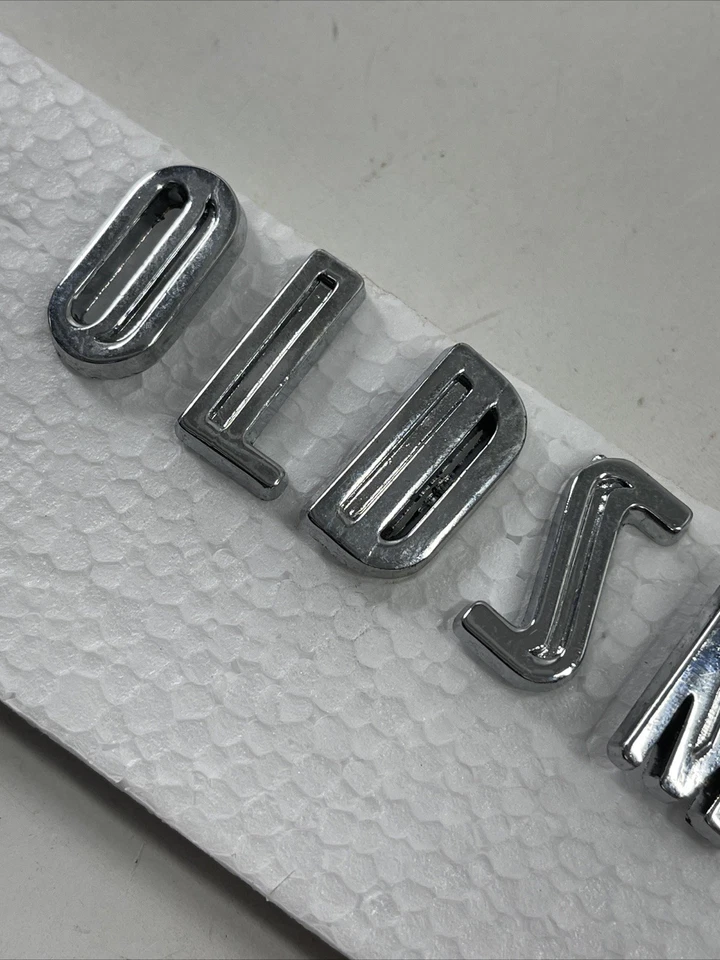 49 Oldsmobile 88 98 1948 capó maletero emblema conjunto de letras u4 Foto 2 de 4