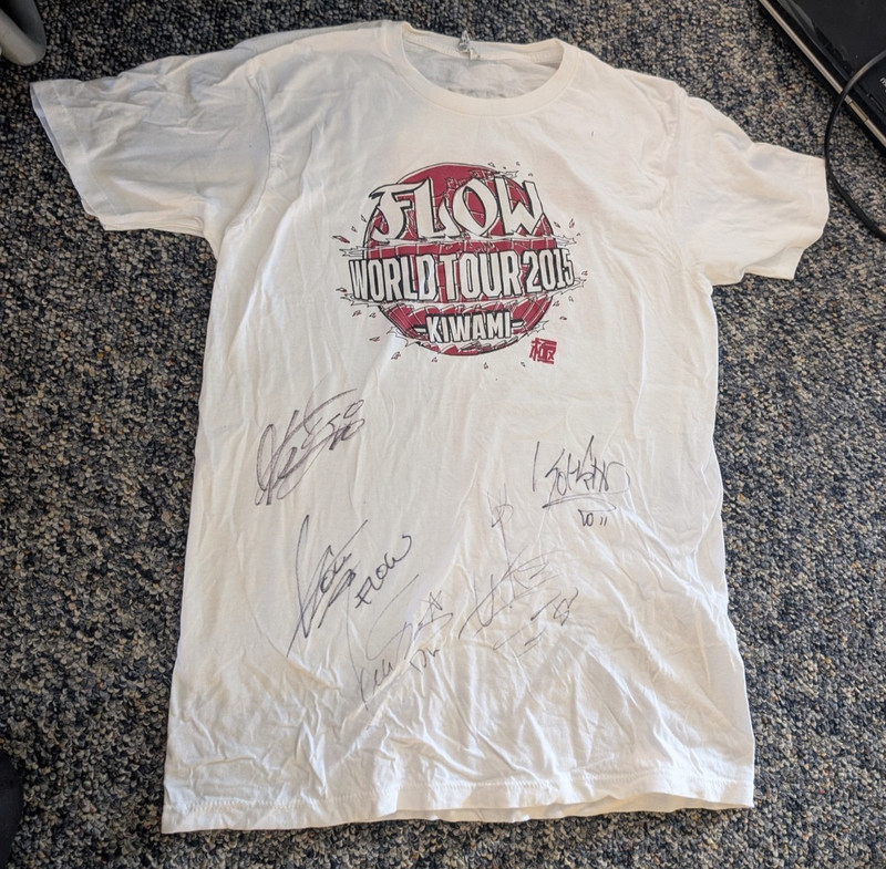 JAPANESE ROCK BAND FLOW WORLD TOUR 2015 KIWAMI AUTOGRAPHED SHIRT ALL 5 MEMBERS!
