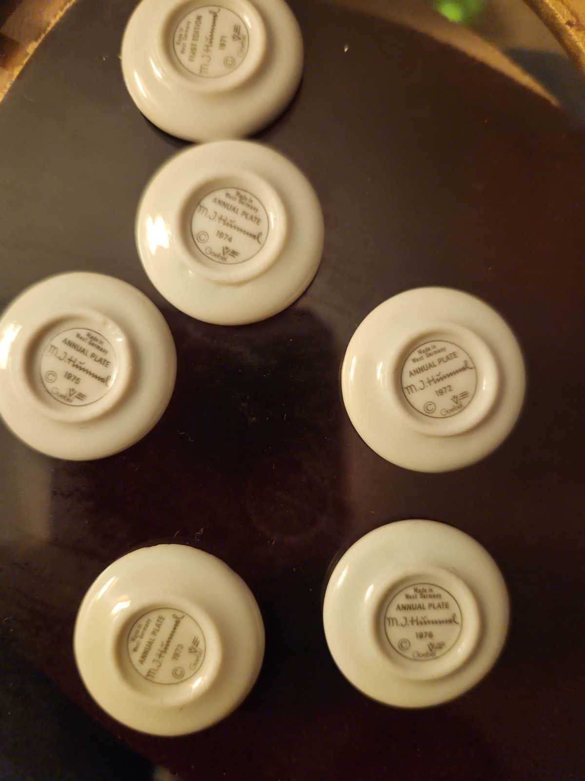 Goebel Hummel Mini Annual Plate Medallion Set 1971-1976 in Frame /West Germany