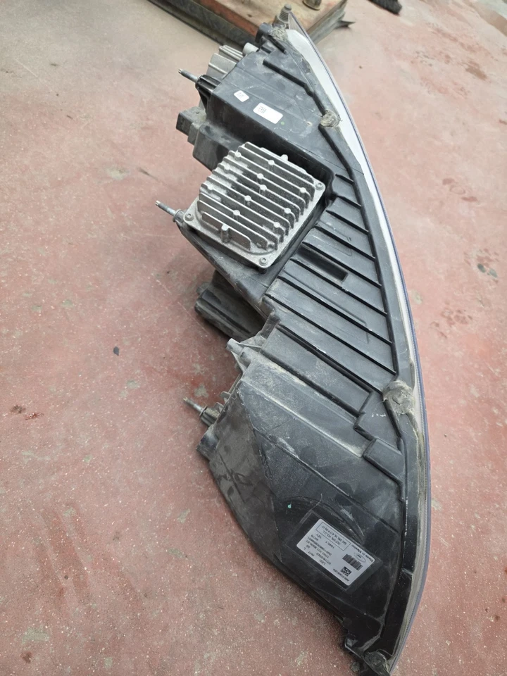 Faro izquierdo Freightliner Cascadia Pt. A66-01405-004 Foto 4 de 4