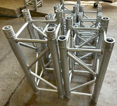 Global Truss 4-Punkt Traversen in verschiedenen Längen, gebraucht super Zustand