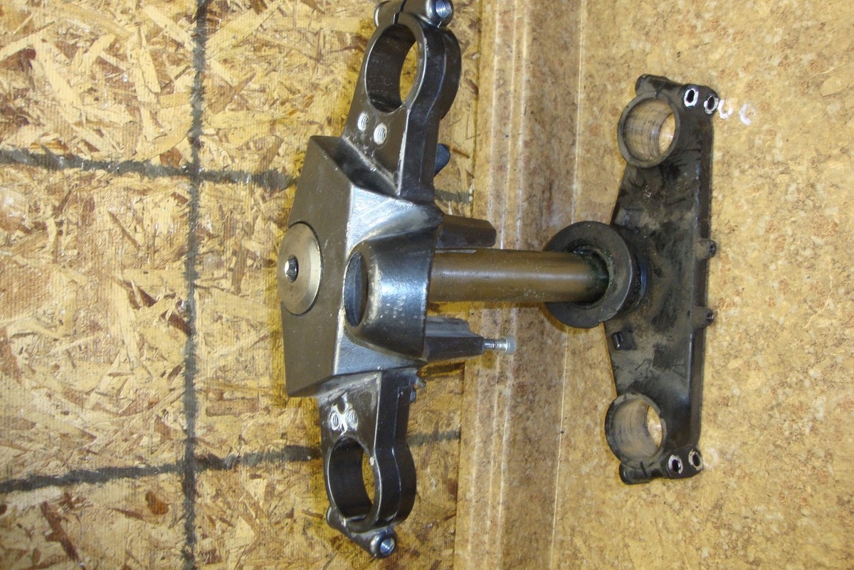 専用2点 2001 Kawasaki ZX1100 ZX 1100 ZX11 Ninja Triple Tree Fork Clamp