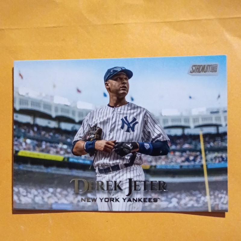 Topps 2019 Stadium Club Derek Jeter #141 New York Yankees Base Set Card