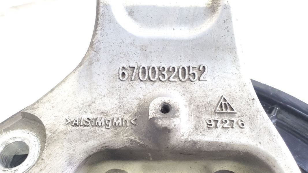2017 2018 2019 2020 2021 2022 Maserati Levante OEM Front Right Spindle Knuckle