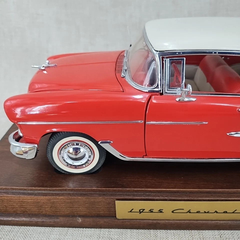 1:16 Danbury Mint Diecast 1955 Red/White Chevy Bel Air Hardtop W/Wooden Base - Image 2 of 4