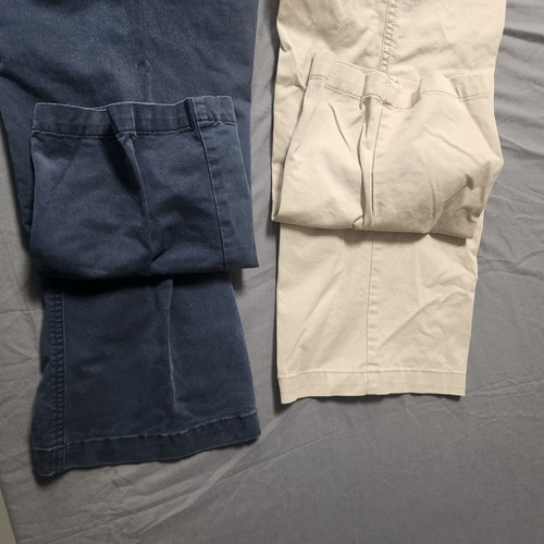 Two Pair Men’s Cremieux Khaki & Navy pants size 46x32 good condition - Picture 5 of 13