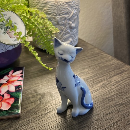Vintage Blue White Porcelain Cat Figurine Hand Painted Kitty Decor 5.5” w Label