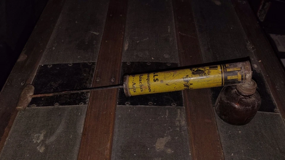 Pistola pulverizadora de insectos Flit Bug de colección bomba manual vidrio marrón Foto 2 de 4