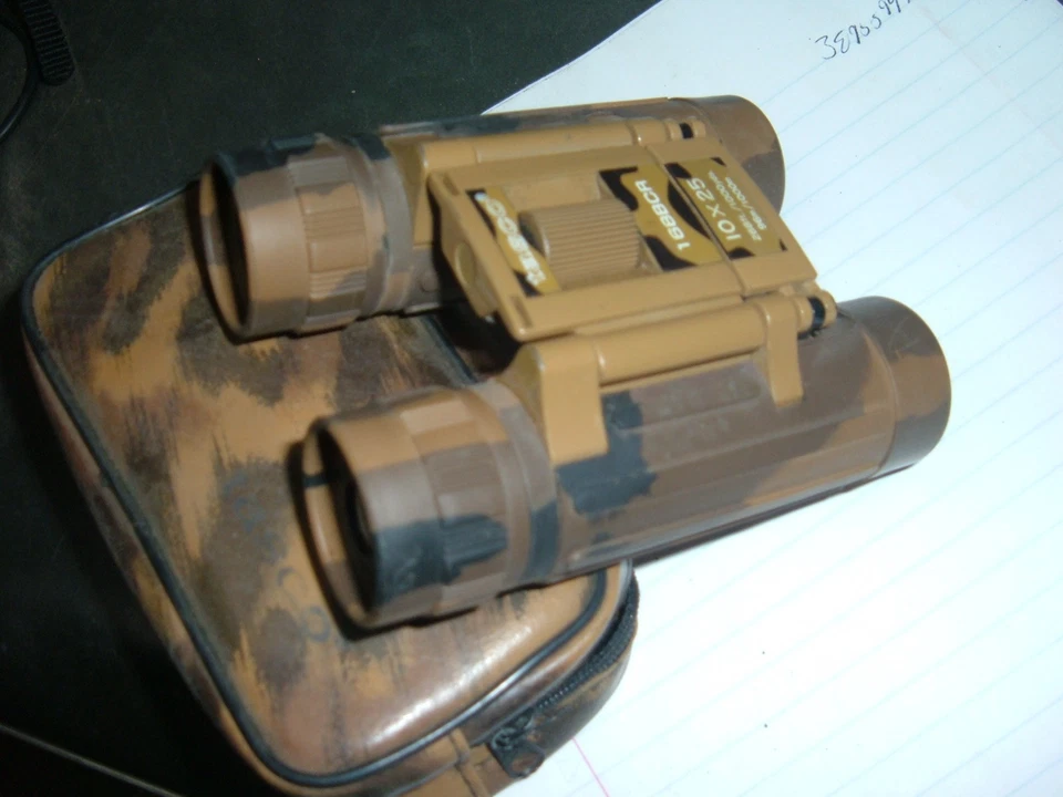 TASCO #1688CR Camo Binocular 288Ft/1000Yds Fully Coated Optics Camo 10x25 W/Case - Image 4 of 4