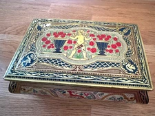 Vintage The Metal Box Company Decorative Candy/Trinket Tin Box