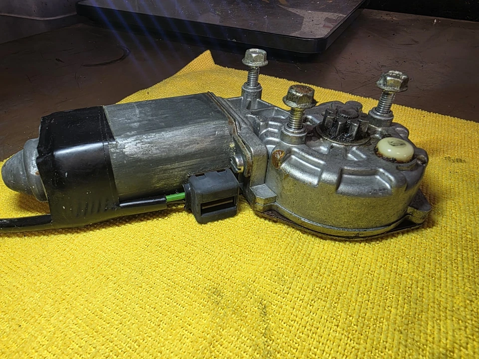 Правый стеклоподъемник Mercedes-Benz 0130821016 (204) 380sl 450sl 380 Sl - Изображение 3 из 4