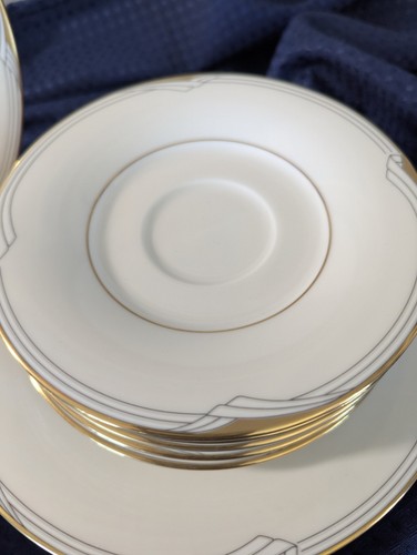 Noritake Golden Cove china set 28 Plates - Picture 3 of 5