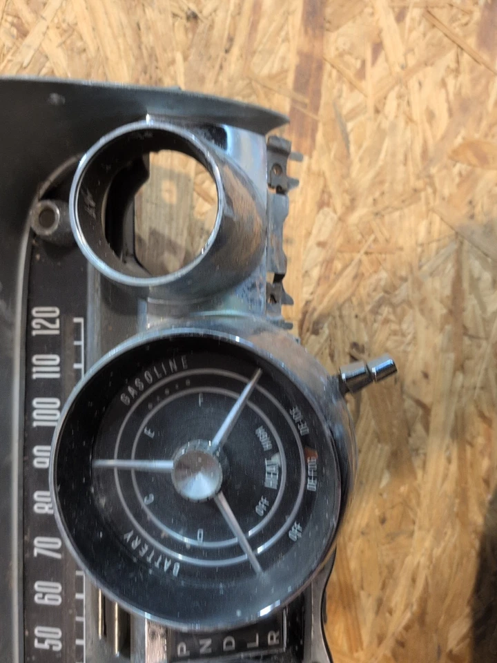 Interruptores cluster calibre moldura painel 1959 Buick LeSabre  - Imagem 3 de 4