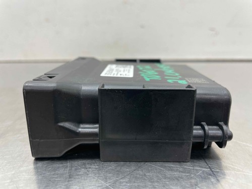 2021 Cadillac XT4 OEM Network Gateway Computer Control Module 13533478 - Picture 3 of 8