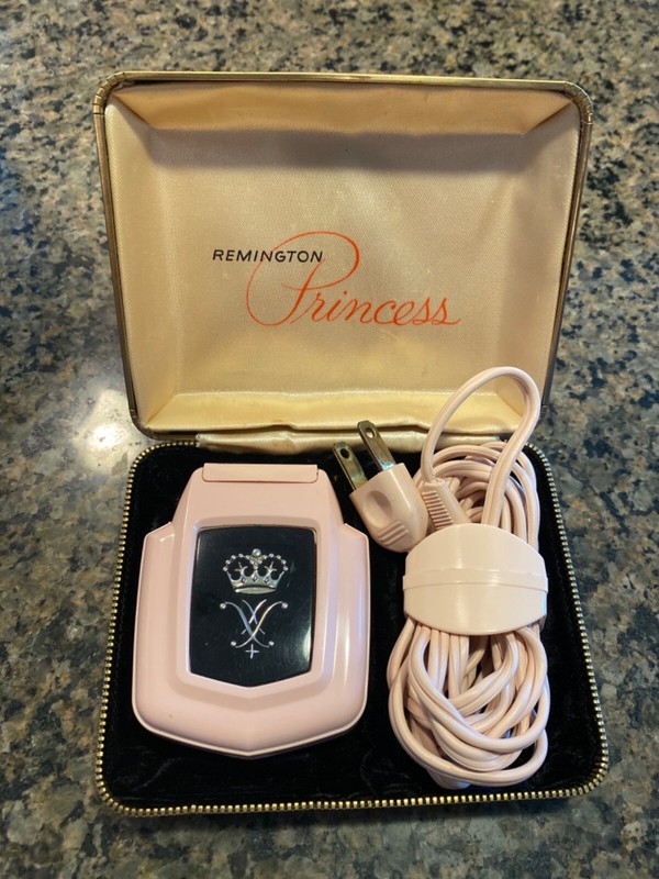 Vintage Pink Princess Gold Crown Remington Electric Razor w Original Golden Box