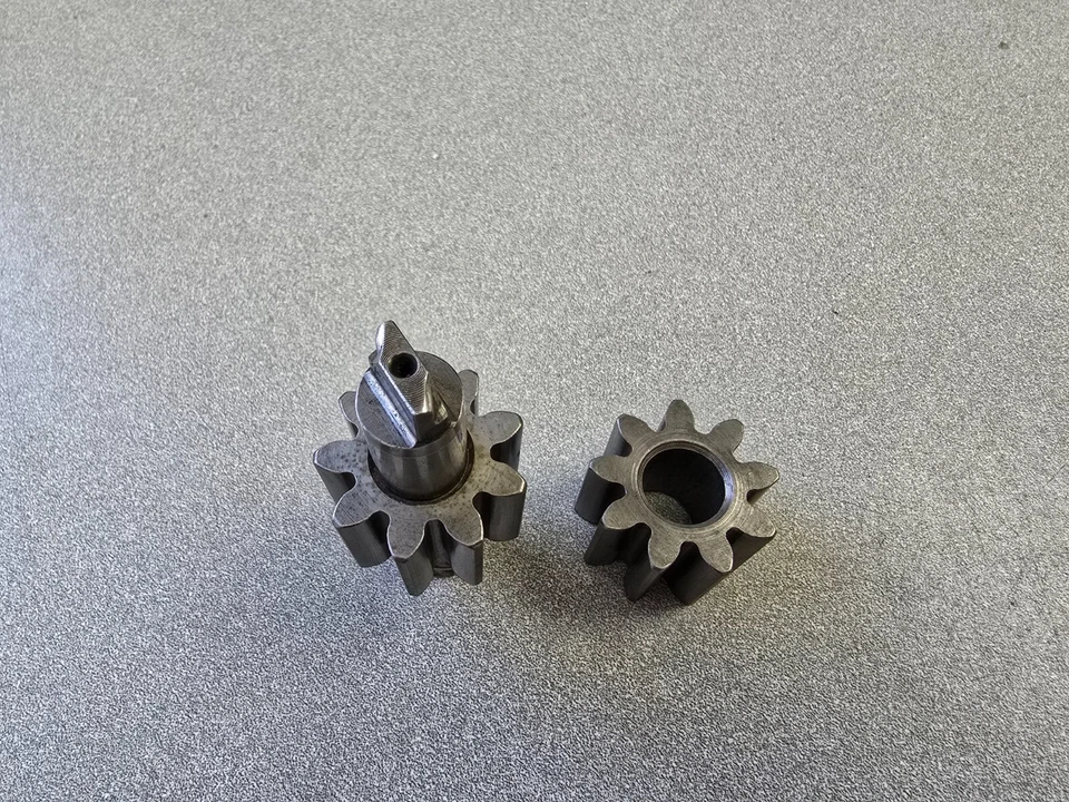 MUY BONITO MONTAJE BOMBA ACEITE ORIGINAL PORSCHE 356A T1 USADO PARA TACH DRIVE NLA Foto 4 de 4