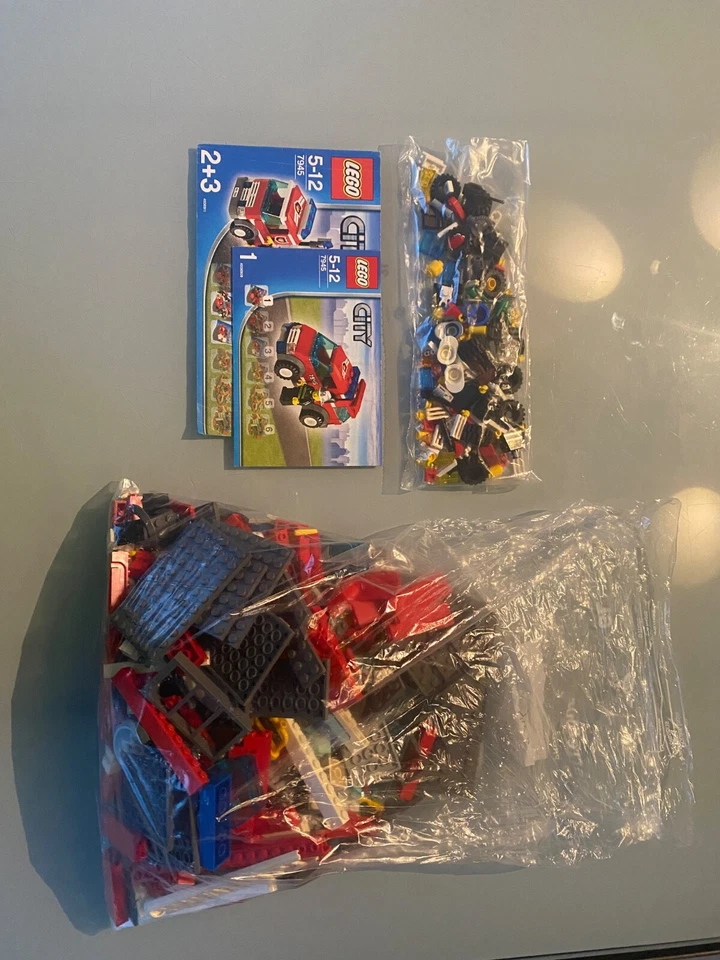 LEGO City 7945 Fire Station, photo 2 sur 2