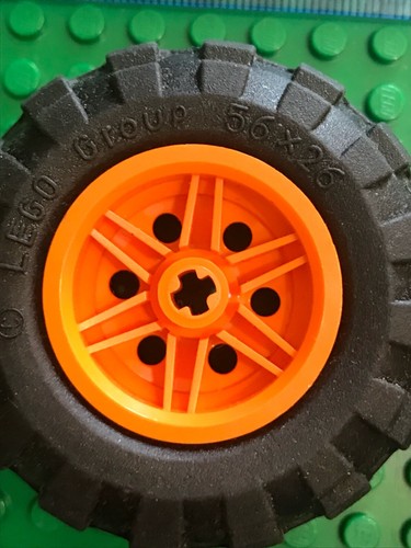 Lego 4 x Ruedas Globo Naranja Grande 56 x 26 con Neumáticos de Goma Neumática Suave - Imagen 2 de 4
