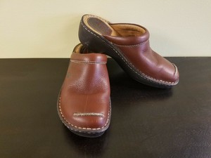 brown leather clogs womens