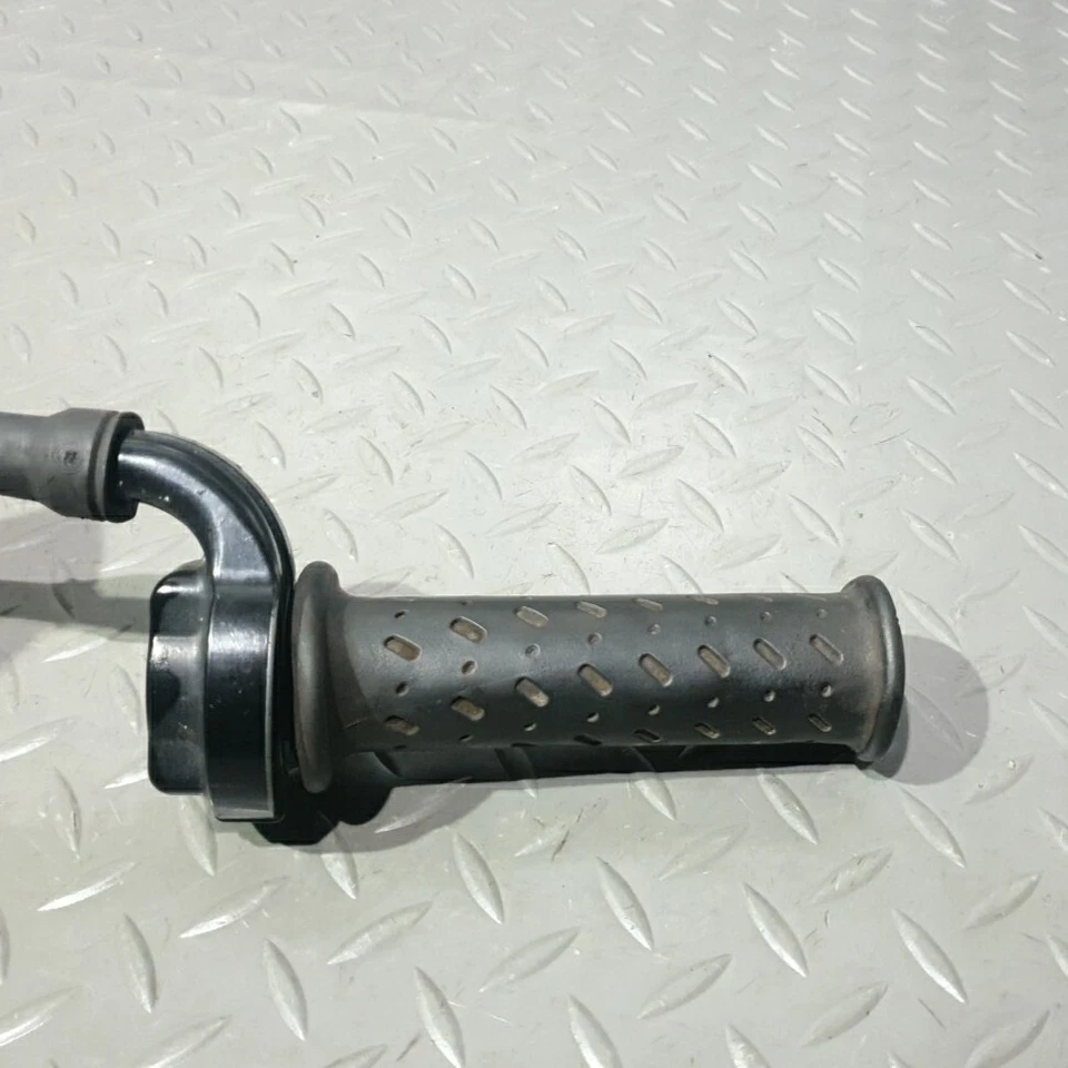 ♻️ Triumph Daytona 600 2002 - 2004 cabo da carcaça do tubo do acelerador com cabos ♻️ - Imagem 2 de 4