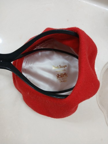 Vintage RED Beret Basque RN58584 DeLuxe 100% Wool Hat Lined 60s 70s Retro - Picture 2 of 4