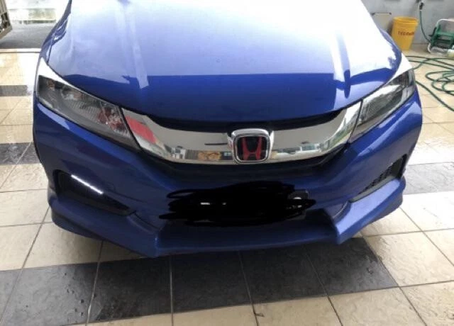 Estilo Genuino 2 piezas Rojo Negro Delantero Trasero Rojo Emblema Insignia Civic Sedán 2006-2015 Foto 3 de 4