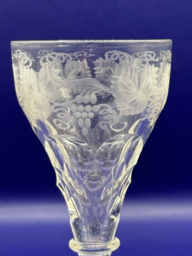 PAIR OF VICTORIAN ETCHED WINE GLASSES - Picture 5 of 8
