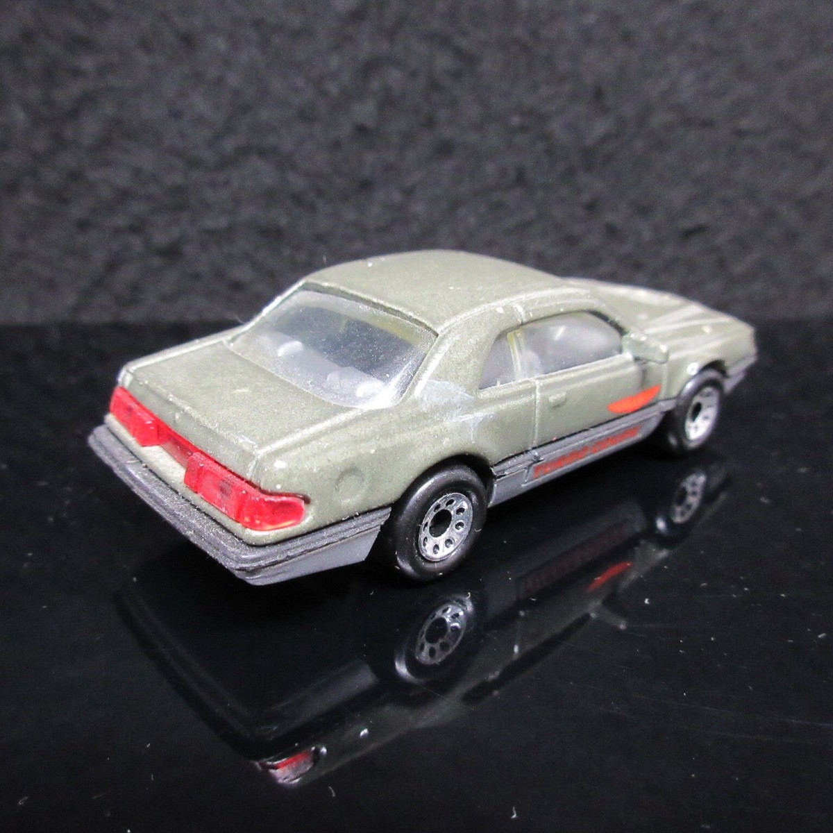 1/64 VTG LESNEY MATCHBOX HTF MINT 1987 FORD THUNDERBIRD TURBO