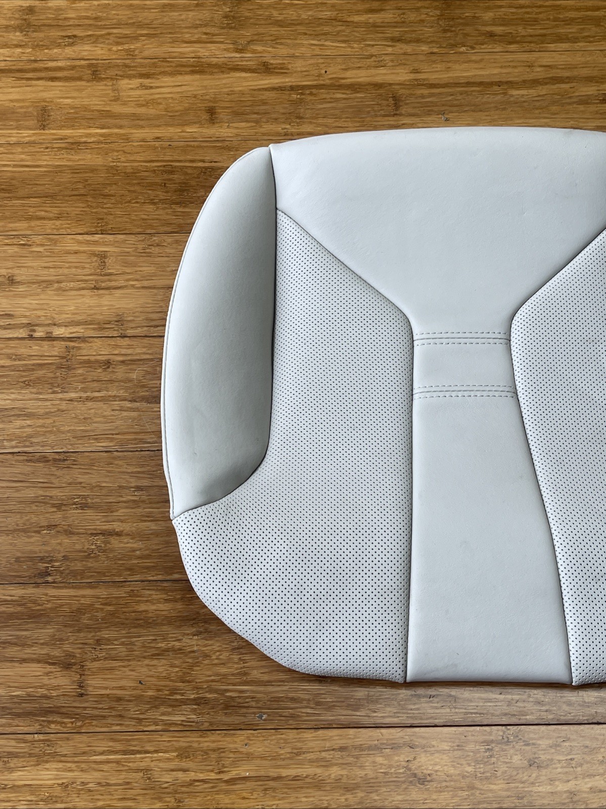 BMW i8 2015-2020 Rear Right Lower Seat cushion White