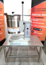 NEW CLEVELAND KET3T 3 Gallon Electric Manual Tilting Kettle - Single Phase!!