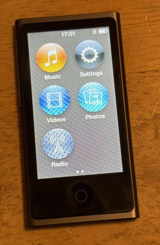 Apple iPod Nano 7th Gen (NKN52LL) - 16 GB MP3 Media Player (Space Gray)