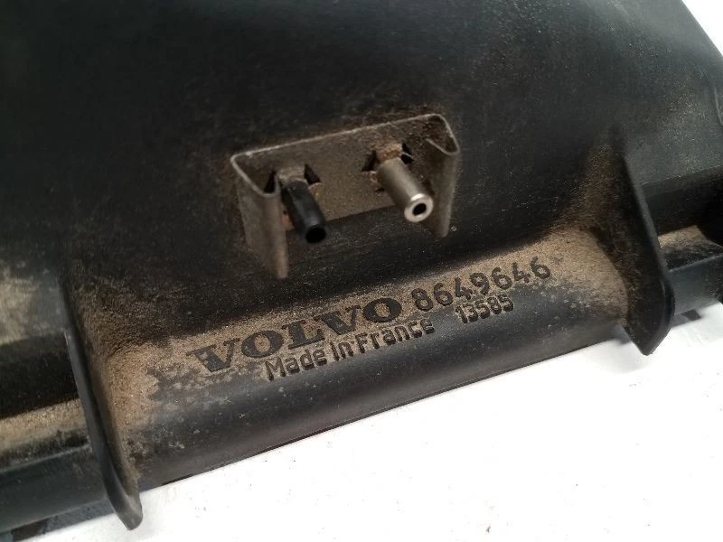 1999-04 Volvo S80 (2.9L / AT) Air Cleaner Lid *ONLY* - Image 2 of 4