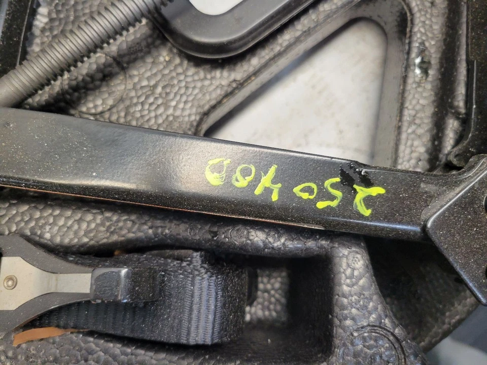 Macaco e kit de ferramentas SRX 2013 1684483 - Imagem 3 de 4