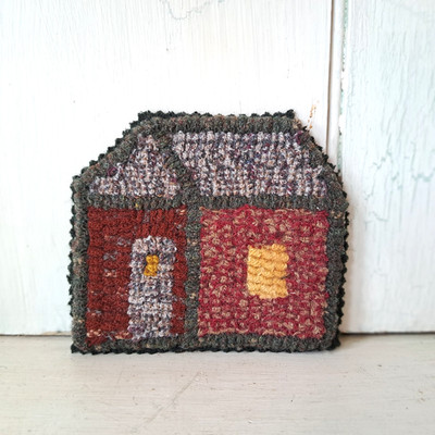 Handcrafted COASTER Folk Art Hooked Rug RED/PURPLE House TWEED WEASEL Bachleda