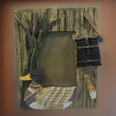 Rustic 3D Resin Duck Hunter Picture Frame Poly Resin Hand Painted Vintage
