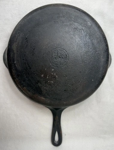 Vintage Griswold Cast Iron Skillet No. 9 Erie, PA USA - 11 1/8"