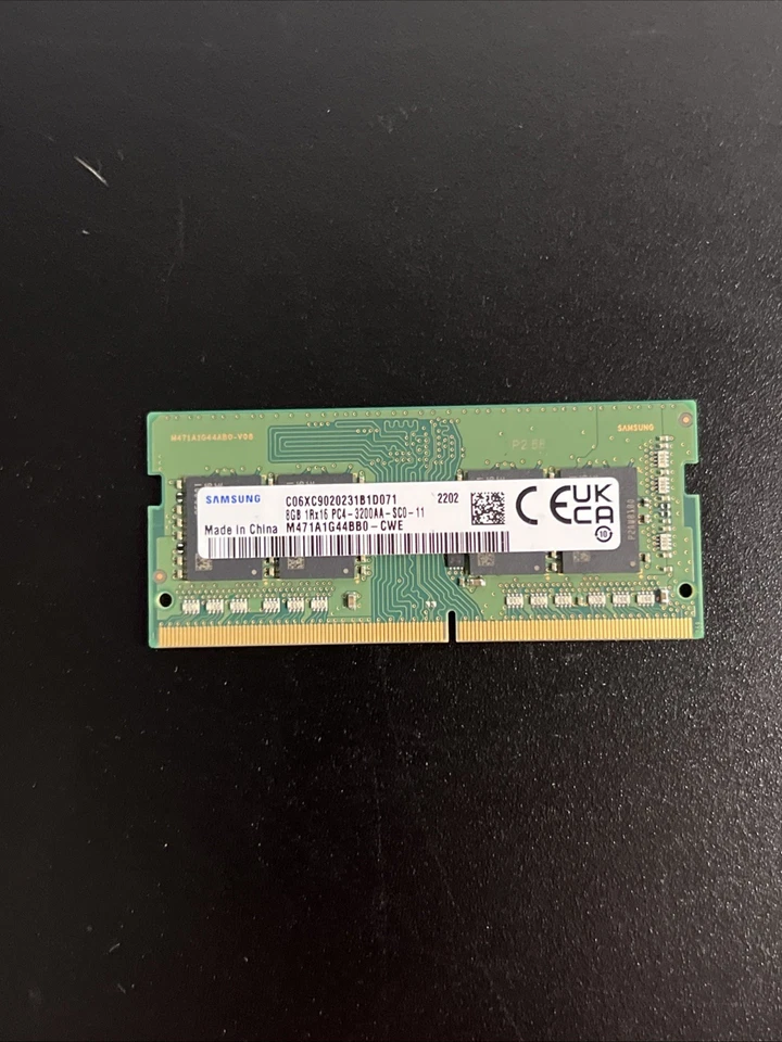 Samsung 8gb RAM 1Rx16 PC4-3200AA-SC0-11 DDR4 SODIMM SDRAM M471A1G44BB0-CWE Foto 2 de 4