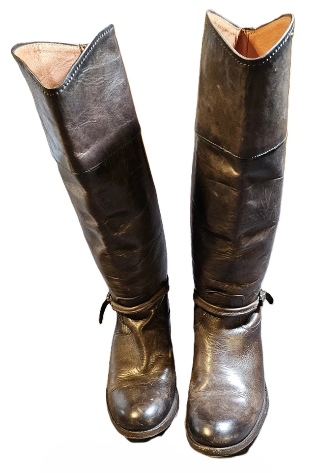 Botas para mujer Frye Melissa altas con cinturón marrón oscuro talla 7 1/2 B ecuestres, equitación Foto 3 de 4