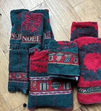 8 Vtg Fieldcrest  Christmas Holiday Hand Bath Tip Towels Reversible Red Green