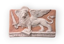 Bassorilievo leone di San Marco  Spada , terracotta  appendere 23x15 cm Circa 