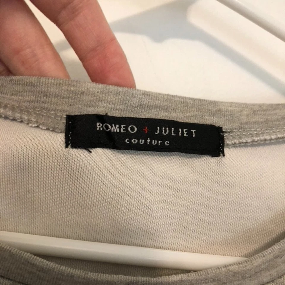 ROMEO JULIET COUTURE Gray Ruffle Sleeve Crop Cropped Crewneck Sweatshirt Small - Image 4 of 4