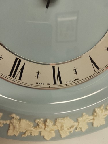 Wedgwood of Etruria & Barlaston blau & weiß Queensware Telleruhr FUNKTIONIERT - Bild 3 von 10