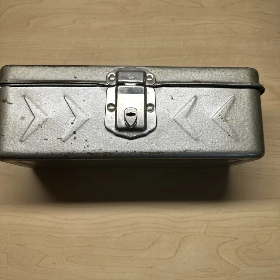 Caja de cerradura Excelsior 1964 vintage Stamford Conn caja de aparejos de metal sin llave Foto 3 de 4